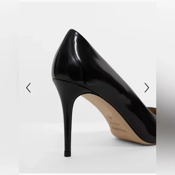 Theory City Pump in Brushed Leather